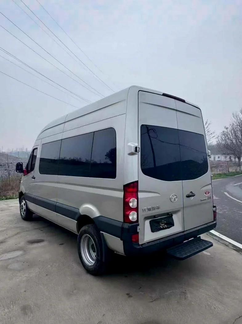 江淮星锐 内饰后排