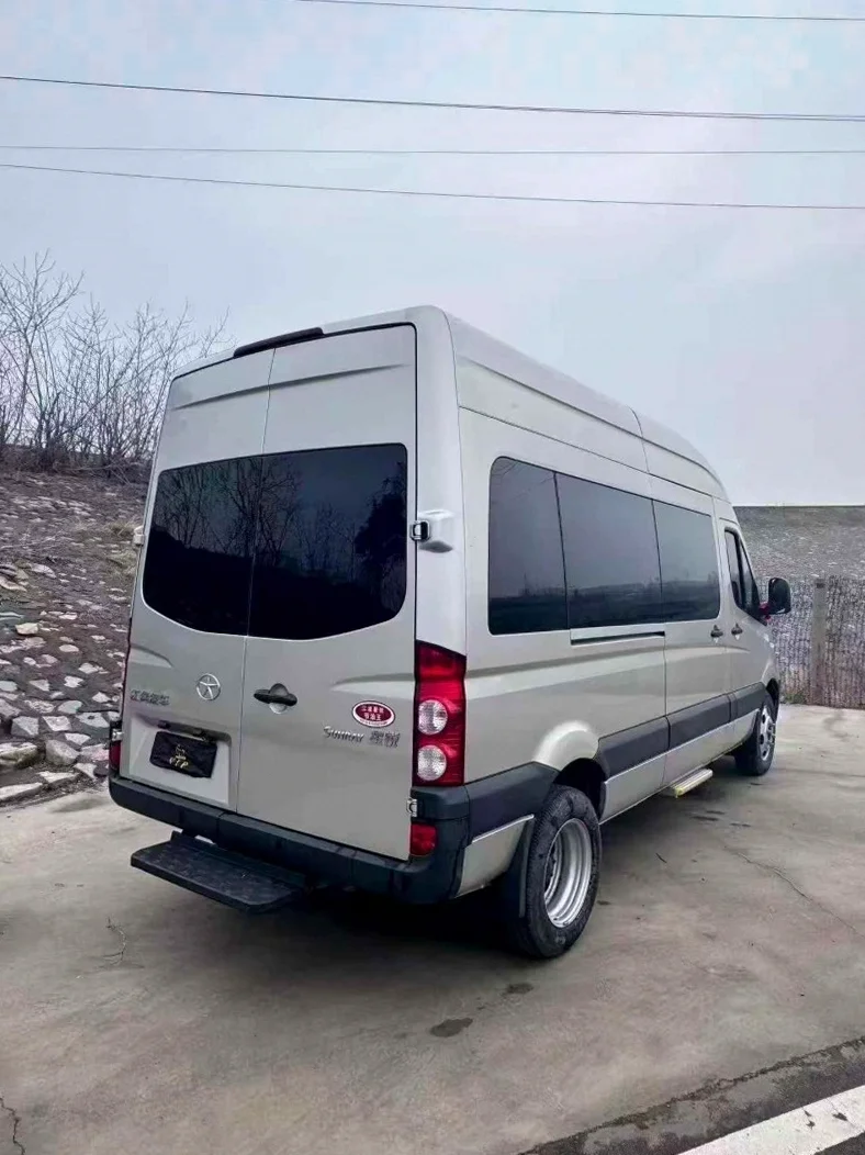 江淮星锐 内饰前排