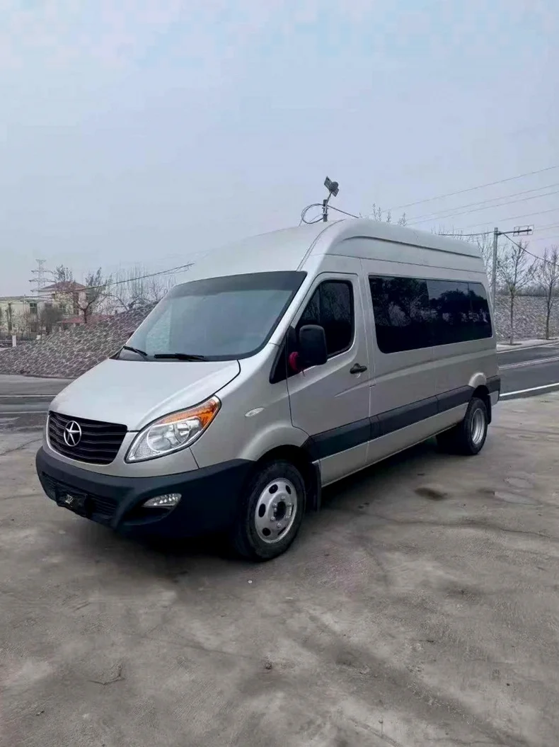 江淮星锐 正面外观三