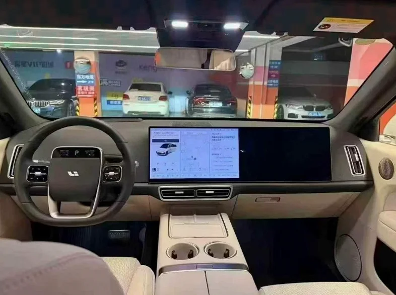 理想L6 后面外观三