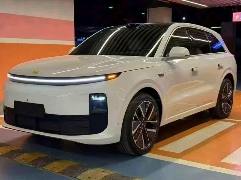 理想L6 正面外观三