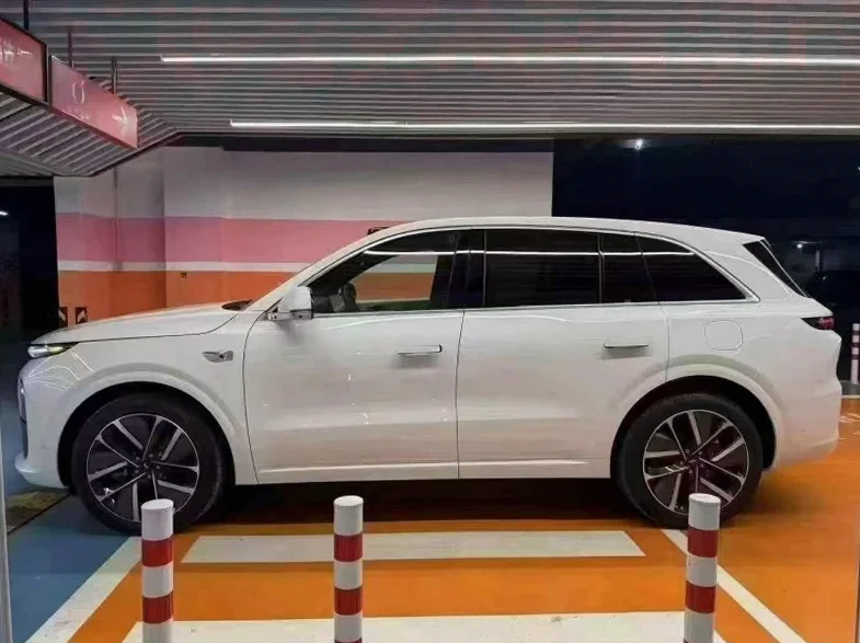 理想L6 内饰后排