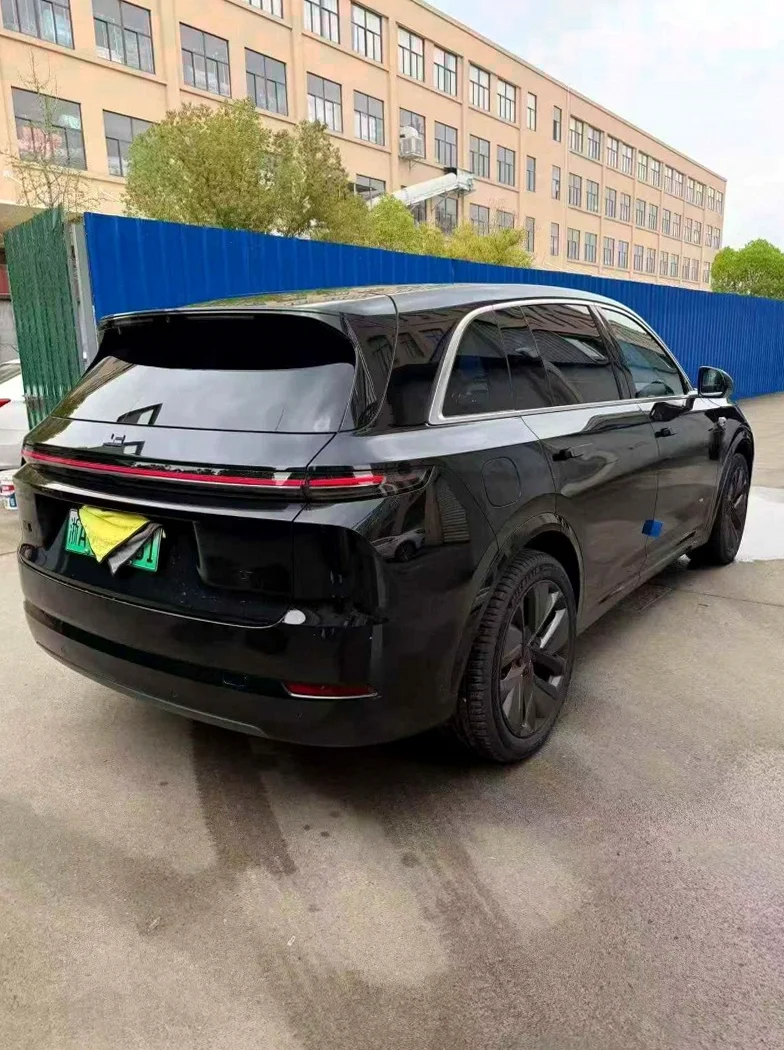 理想L7 后面外观三