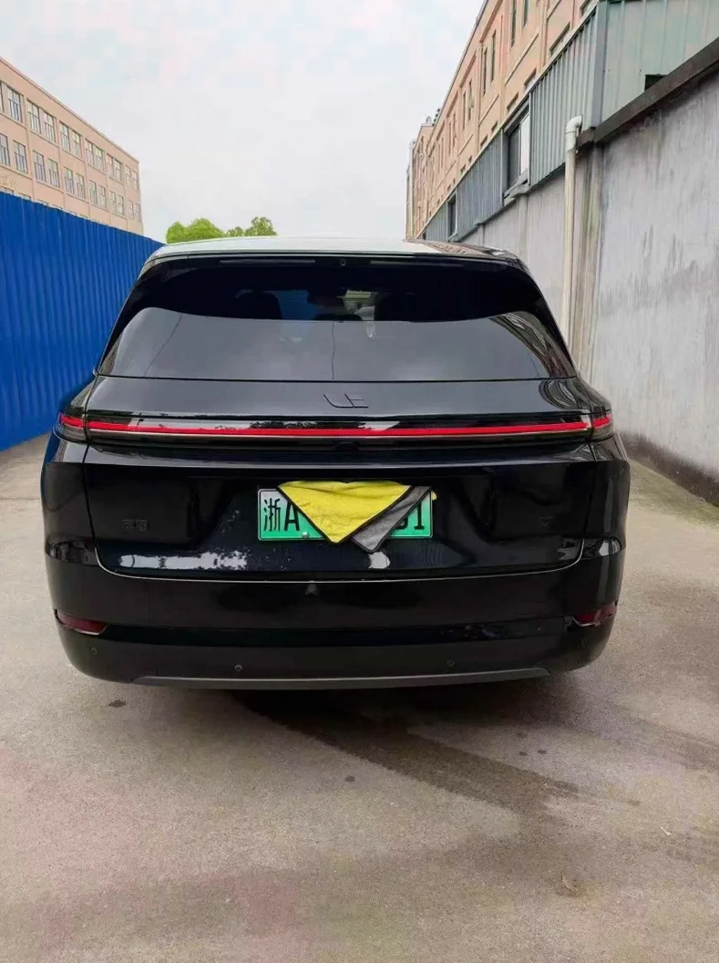 理想L7 内饰后排