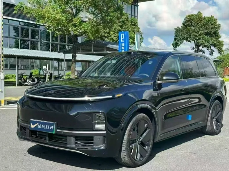 理想L9 正面外观三