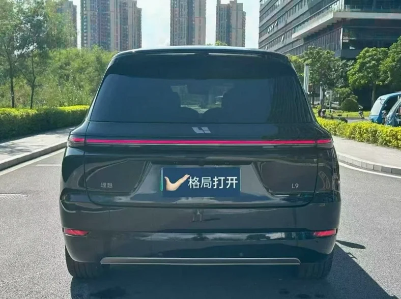 理想L9 后面外观一