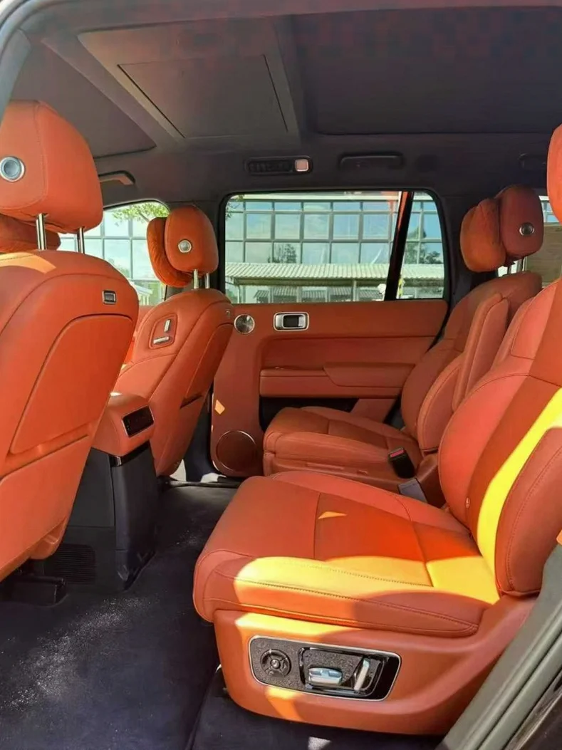 理想L9 内饰后排