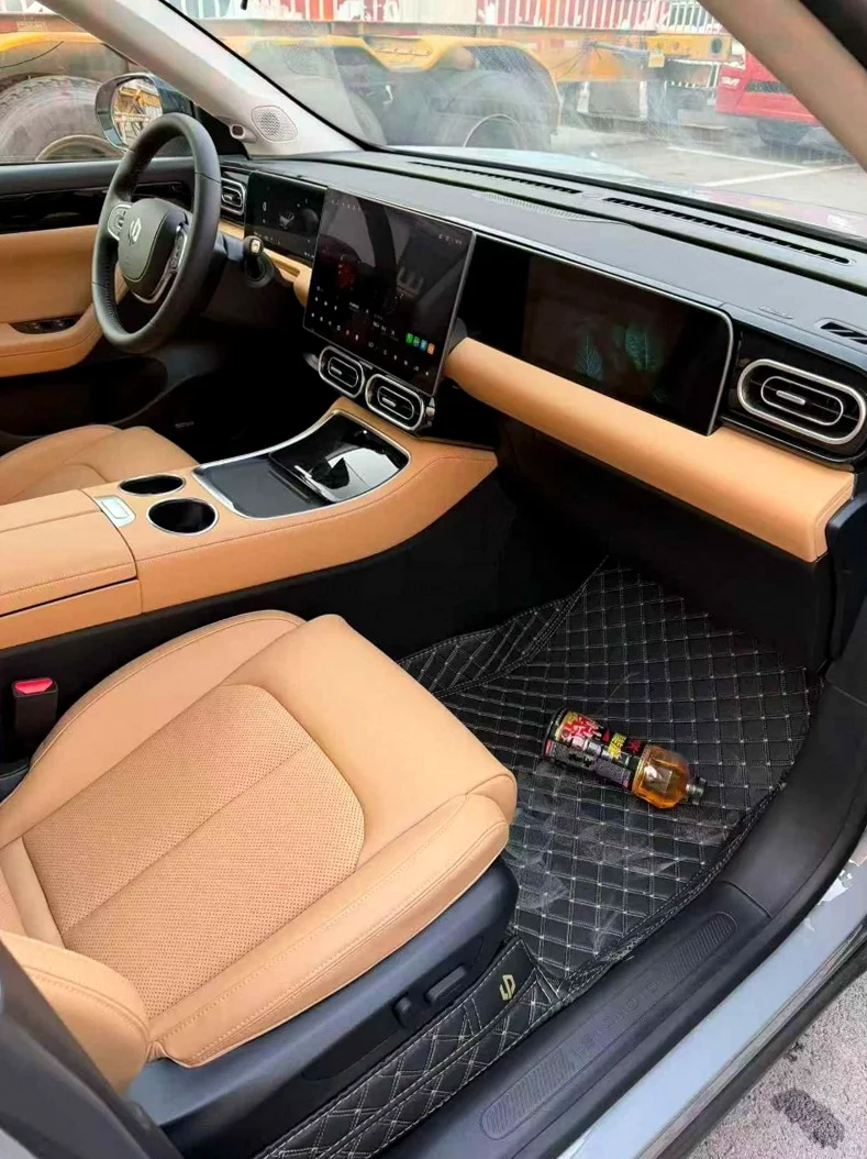 零跑汽车C11 驾驶室