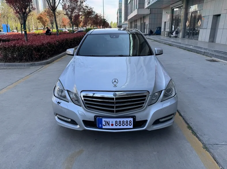 12年奔驰E260L时尚型