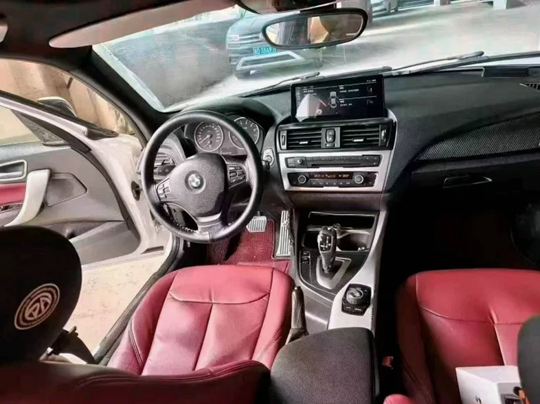 宝马1系 内饰前排