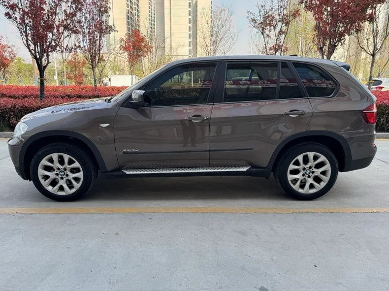 宝马X5 后面外观二