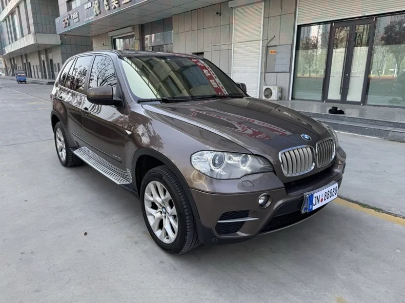 宝马X5 正面外观二