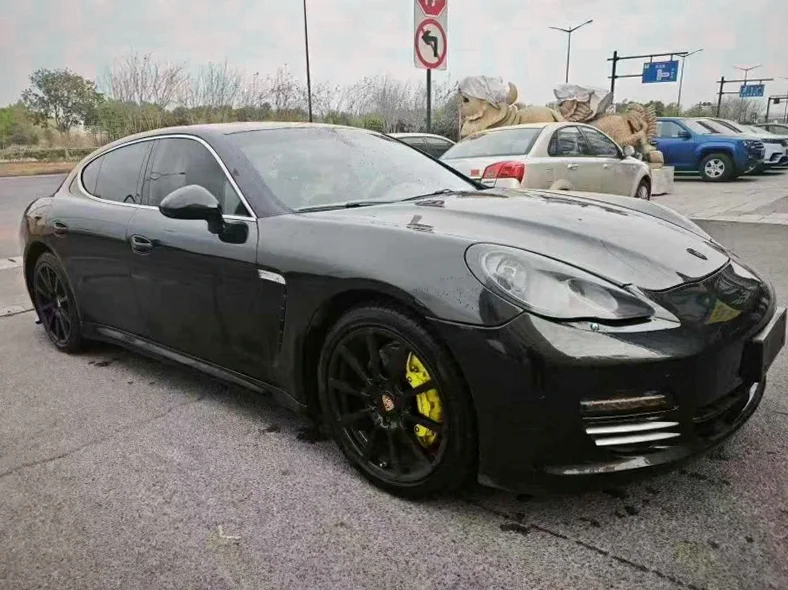 保时捷帕拉梅拉 正面外观二