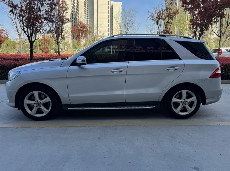 奔驰ML 后面外观二