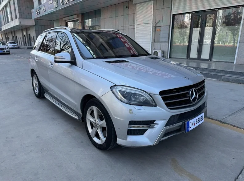 奔驰ML 正面外观二