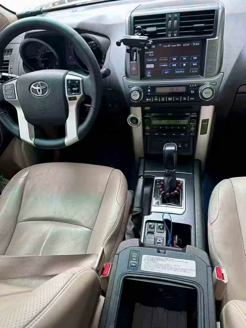 丰田普拉多 后面外观二