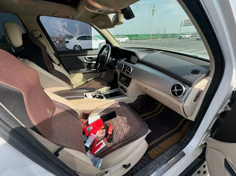 奔驰GLK 内饰后排