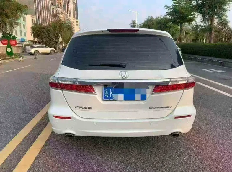 本田奥德赛 后面外观三