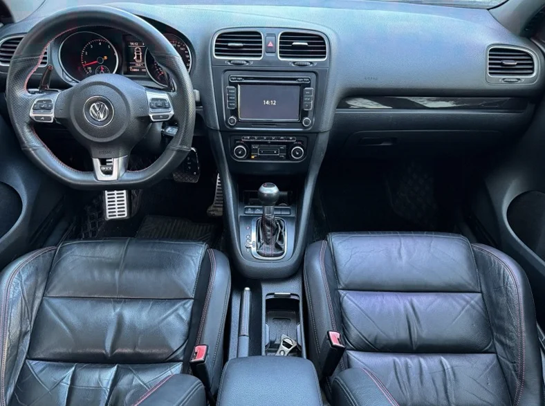 大众高尔夫 内饰后排