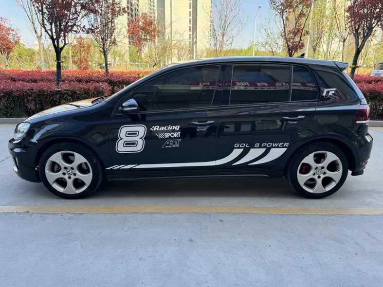 大众高尔夫 后面外观二