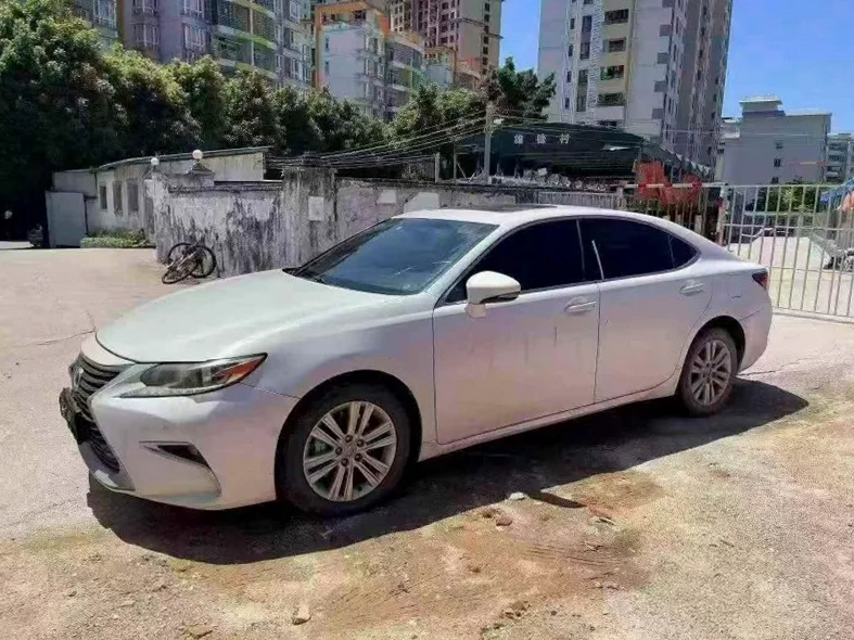 雷克萨斯ES 正面外观三