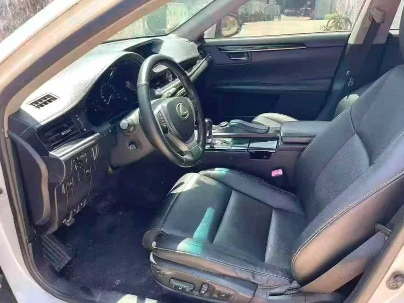 雷克萨斯ES 后面外观三