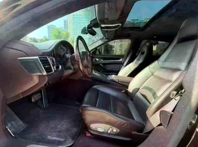 保时捷帕拉梅拉 后面外观三