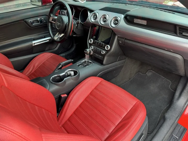 福特野马 内饰后排