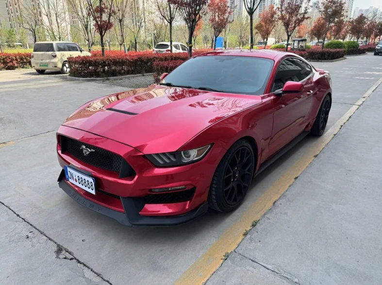 福特野马 正面外观三