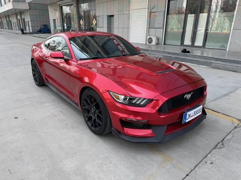 福特野马 正面外观二