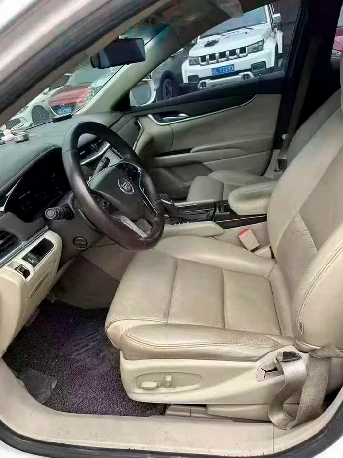 凯迪拉克XTS 内饰后排