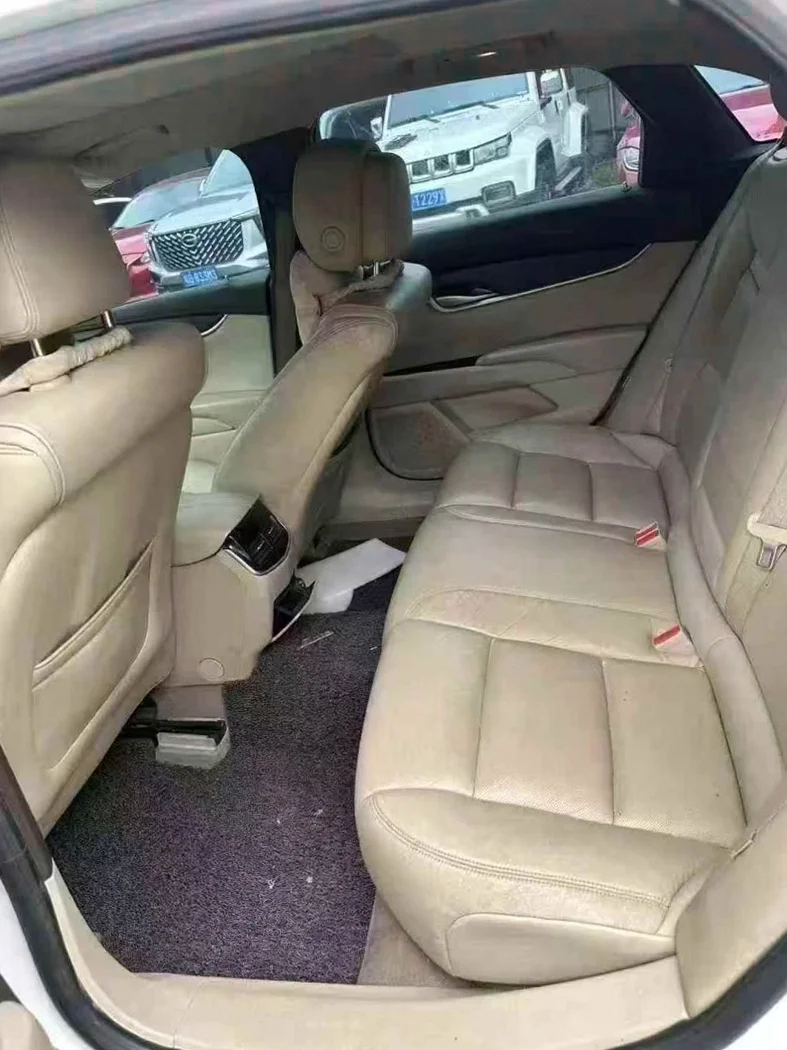 凯迪拉克XTS 内饰前排