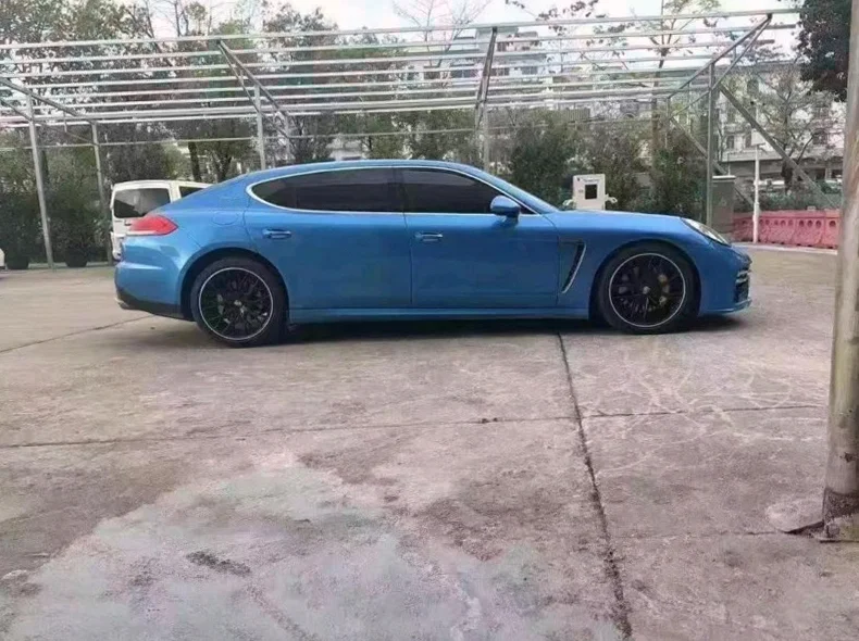 保时捷帕拉梅拉 后面外观一