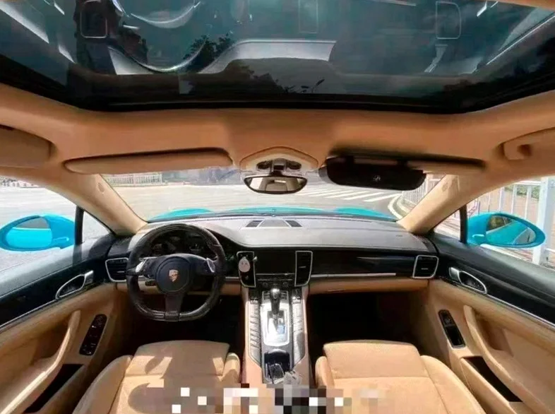 保时捷帕拉梅拉 后面外观三