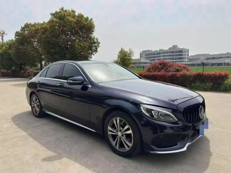 奔驰C 正面外观三