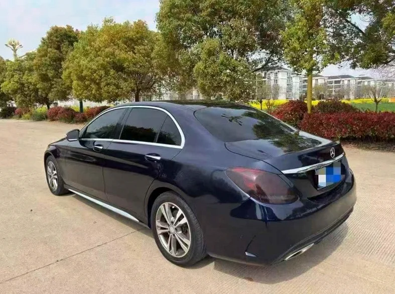 奔驰C 内饰后排