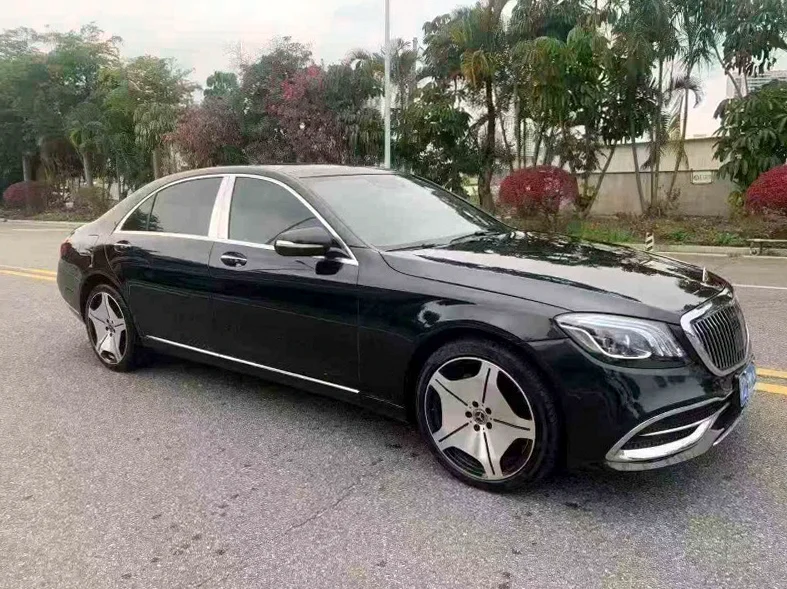 奔驰S 正面外观二