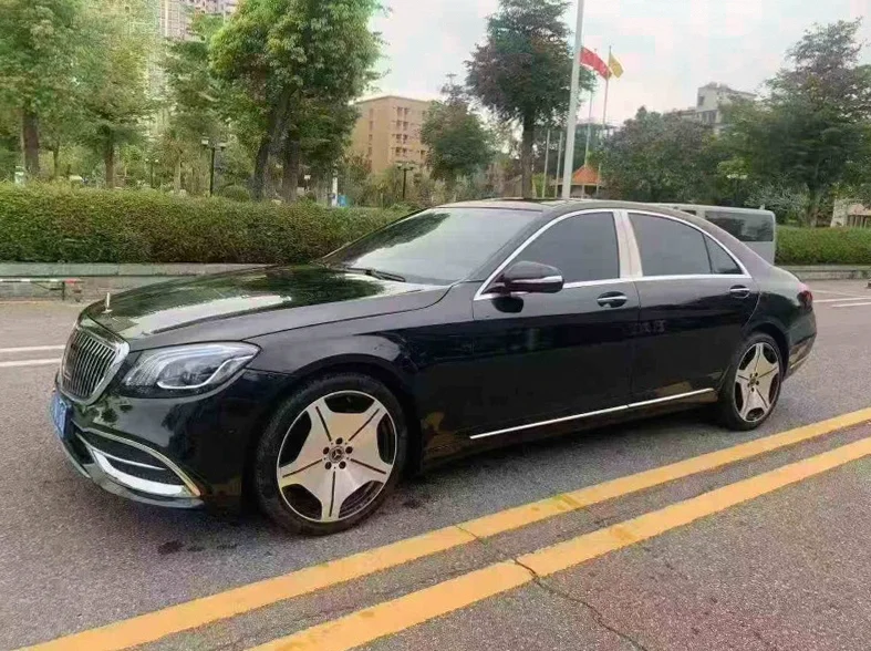 奔驰S 正面外观三