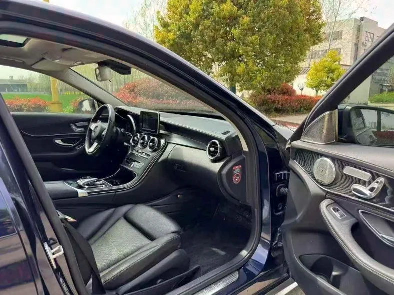 奔驰C 后面外观三