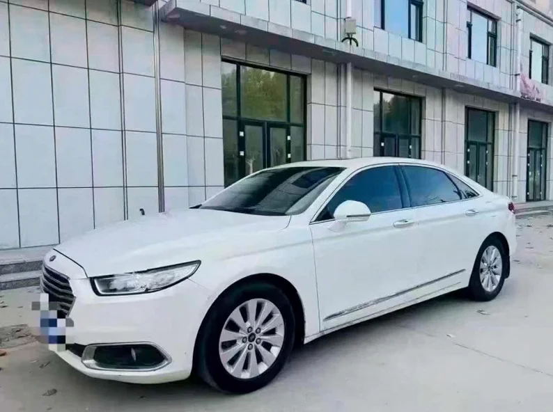 福特蒙迪欧 正面外观三