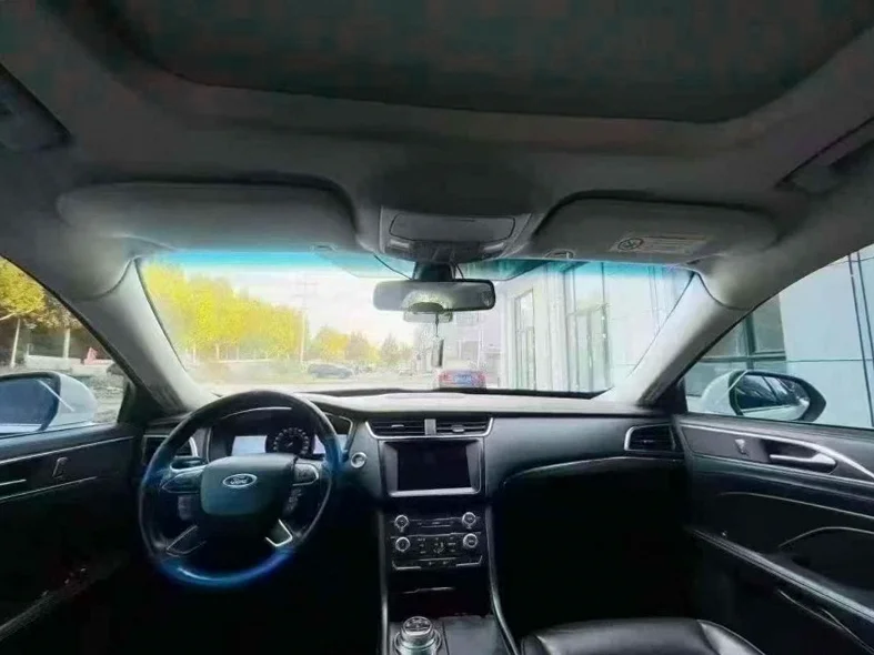 福特蒙迪欧 后面外观三