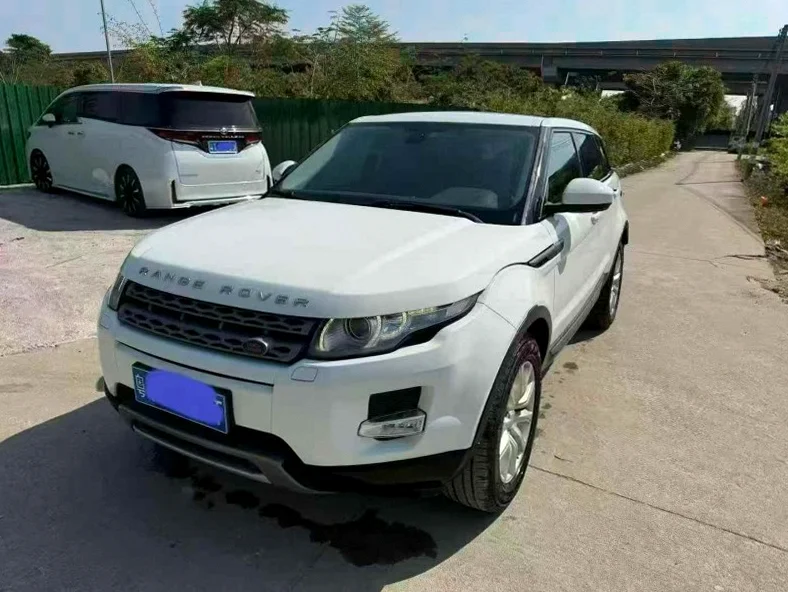 路虎极光 正面外观三