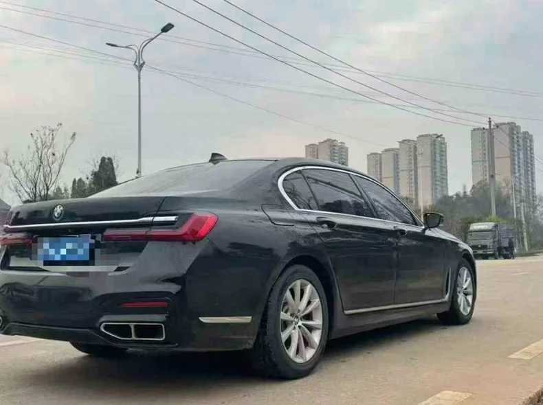 宝马7系 后面外观三