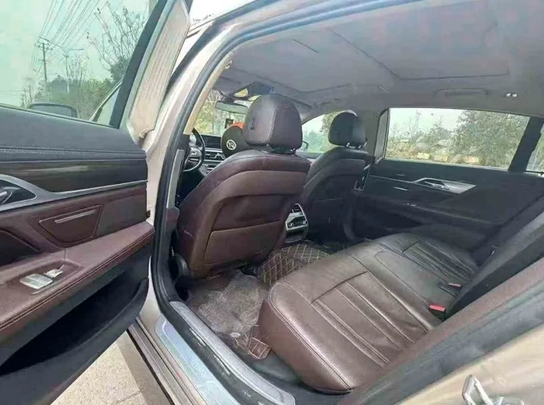 宝马7系 后面外观二