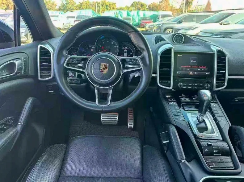 保时捷卡宴 后面外观二