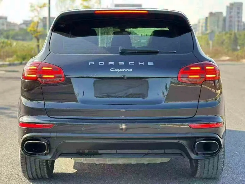 保时捷卡宴 后面外观一