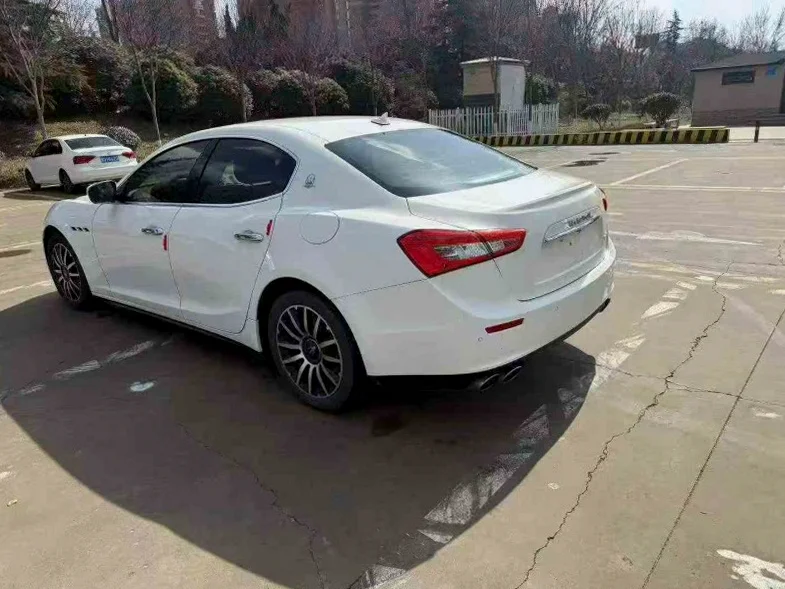 玛莎拉蒂Ghibli 内饰后排