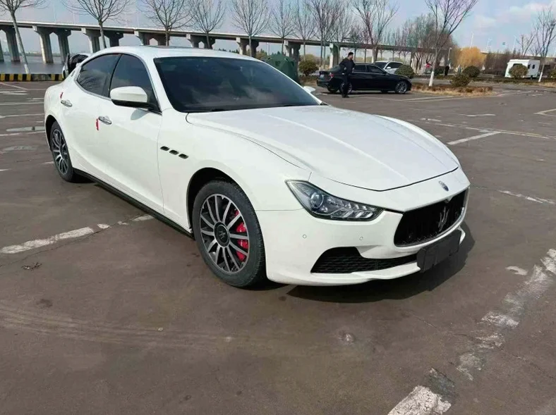 玛莎拉蒂Ghibli 正面外观二