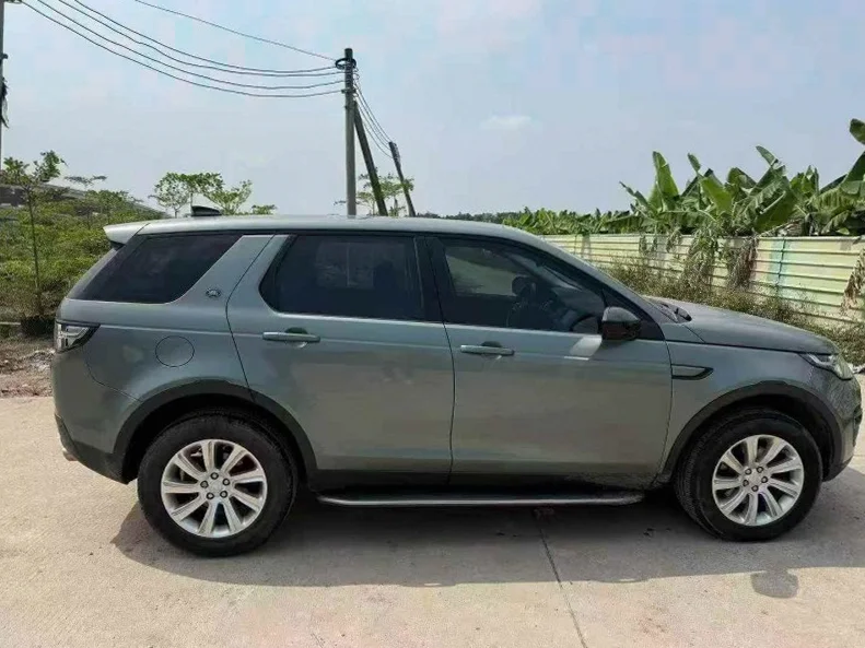 路虎神行者 内饰后排