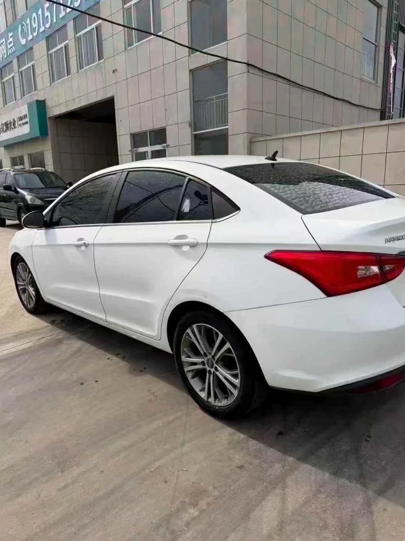 奇瑞艾瑞泽 内饰后排